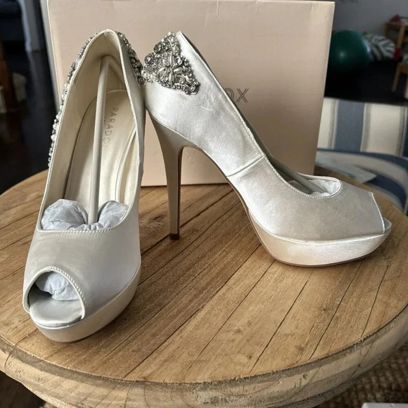 NWB Paradox London Womens Indulgence Ivory Size 7 High Heel Wedding Pump - Picture 10 of 12
